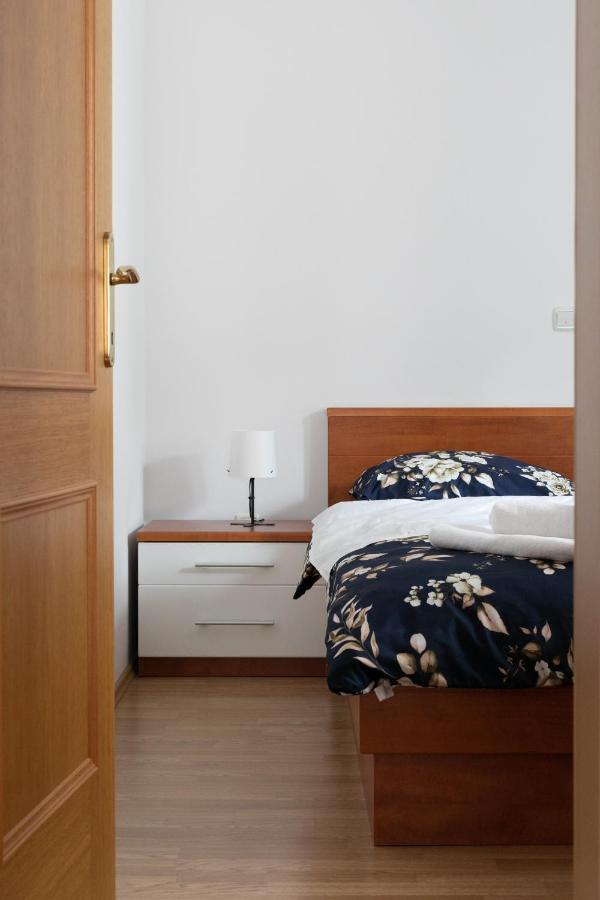 Apartment Mar18 *